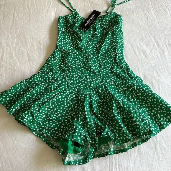 BMWT Sundae Muse Annie Romper in Green. Size AU 4 or US 0 / XS BMWT Sundae Muse Annie Romper in Green. Size AU 4 or US 0 / XS